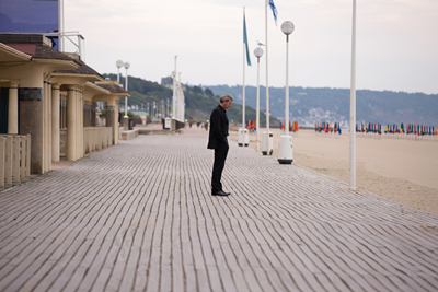 Götz Otto on the Deauville boardwalk